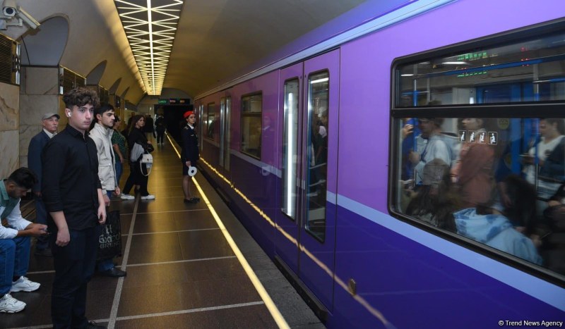  Bakı metrosunda nasazlıq yarandı - Sərnişinlər qatardan düşürüldü 