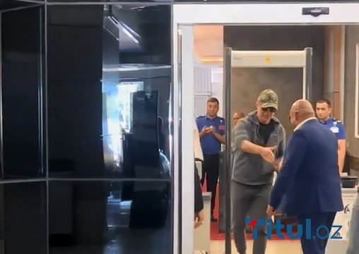  Məşhur türk müğənni Bakı aeroportunda: BELƏ GÖRÜNTÜLƏNDİ - VİDEO 