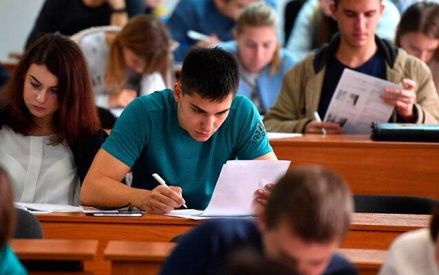  Bu şəxslər özəl universitetlərdə pulsuz təhsil ala biləcək - Qanun TƏSDİQLƏNDİ 