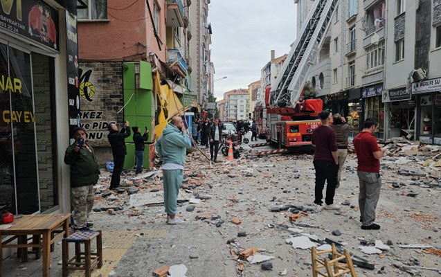  Türkiyədə beşmərtəbəli binada GÜCLÜ PARTLAYIŞ: Ölən və yaralananlar var - FOTO 