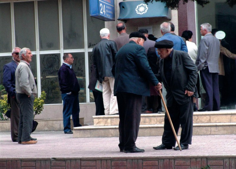  Pensiyalar 500 manatı keçəcək - Nazir AÇIQLADI 