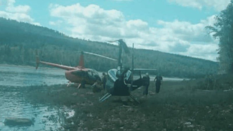  Rusiyada helikopter müəmmalı şəkildə QƏZAYA UĞRADI - İçərisində görün kim var imiş... 